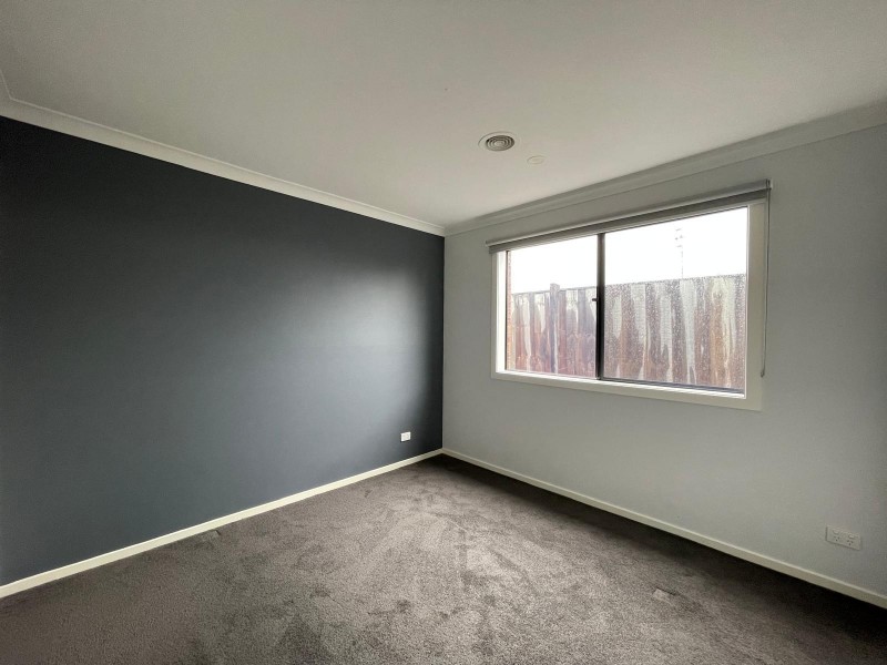 29 Summerhill Drive, Pakenham VIC 3810