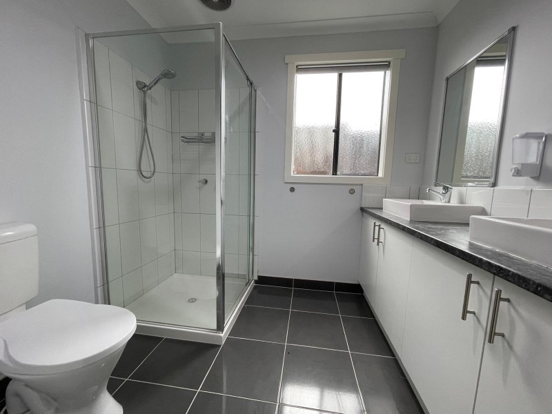 29 Summerhill Drive, Pakenham VIC 3810