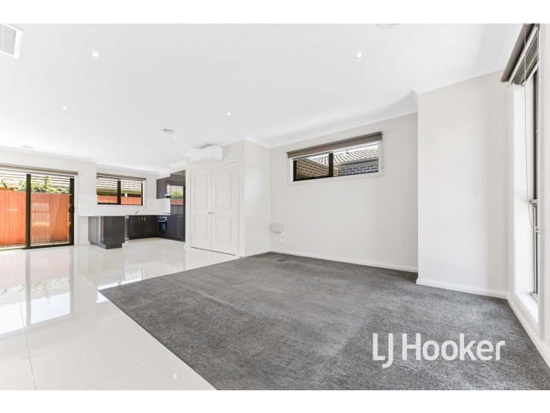 3/36 Codrington Street, Cranbourne VIC 3977