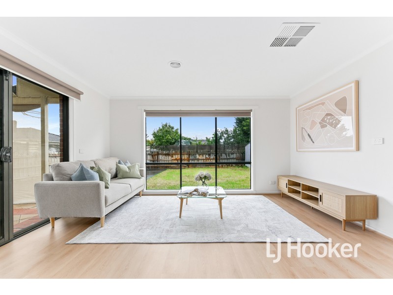 2 Day Place, Hampton Park VIC 3976