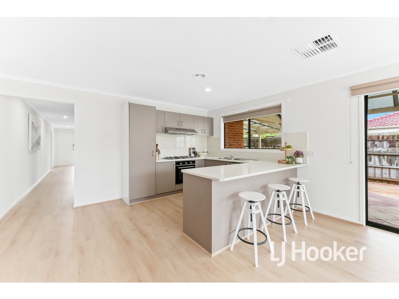 2 Day Place, Hampton Park VIC 3976