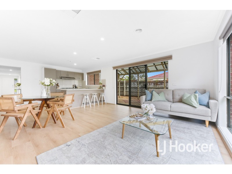 2 Day Place, Hampton Park VIC 3976