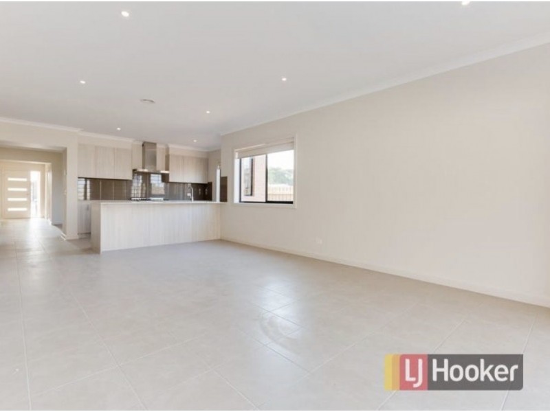 59 Fiorelli Boulevard, Cranbourne East VIC 3977