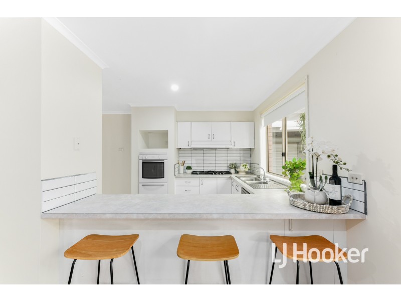 34 Lake View Drive, Narre Warren South VIC 3805