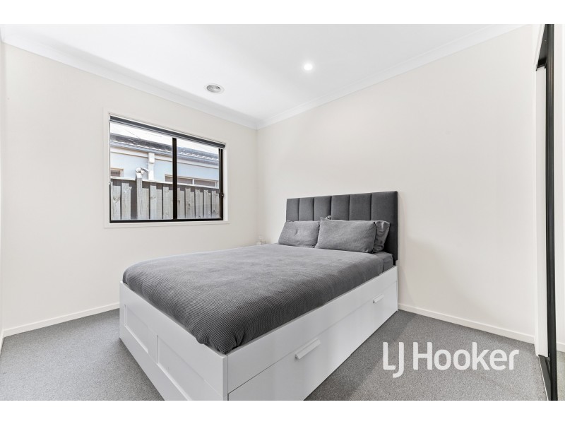 54 Appenzeller Drive, Clyde North VIC 3978