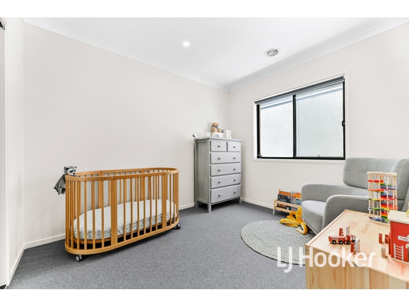 54 Appenzeller Drive, Clyde North VIC 3978