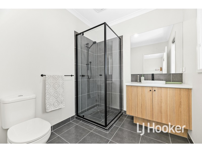 54 Appenzeller Drive, Clyde North VIC 3978