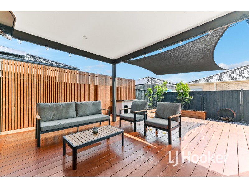 54 Appenzeller Drive, Clyde North VIC 3978