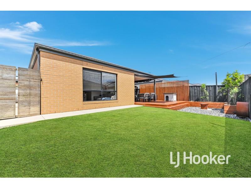 54 Appenzeller Drive, Clyde North VIC 3978