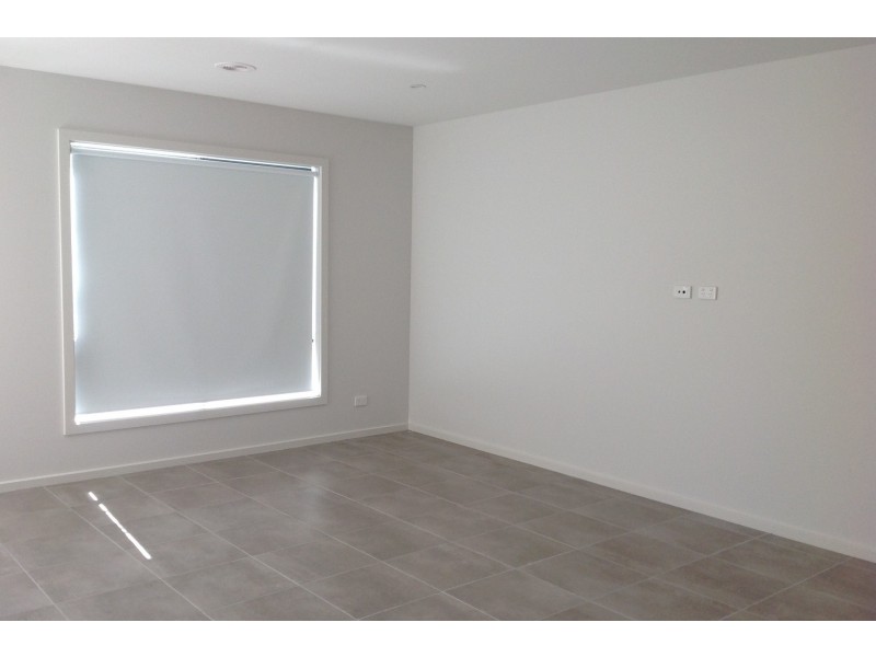 5 Trendale Lane, Clyde VIC 3978