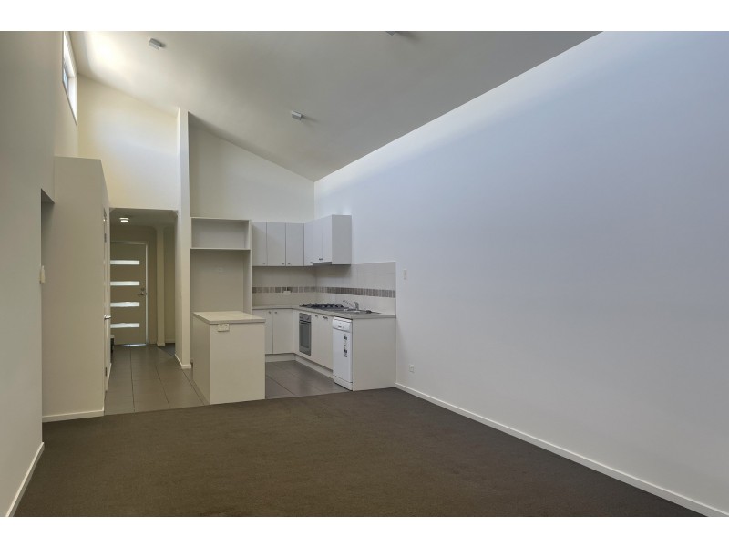 184 Paterson Drive, Lynbrook VIC 3975