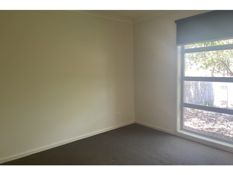 184 Paterson Drive, Lynbrook VIC 3975