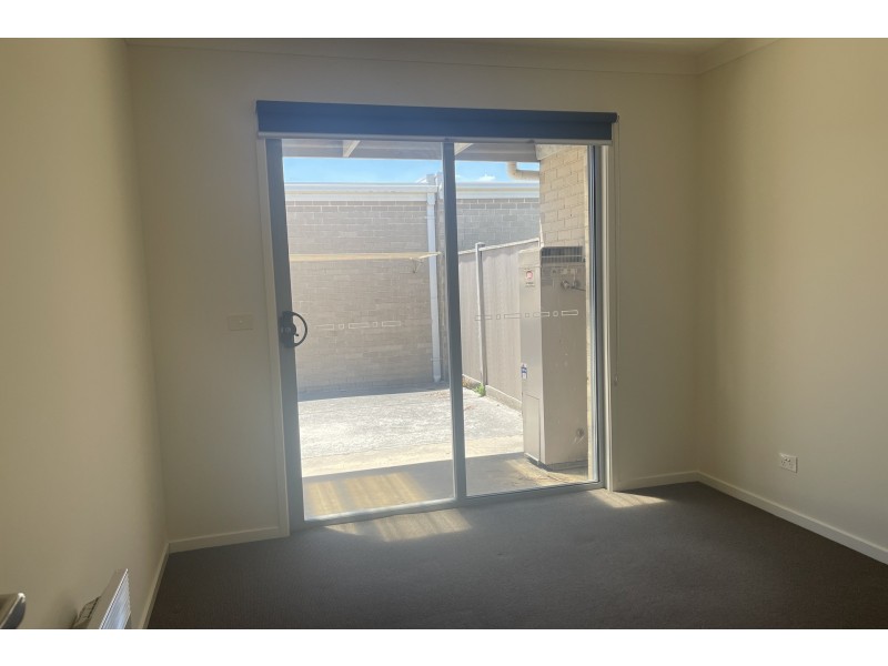 184 Paterson Drive, Lynbrook VIC 3975