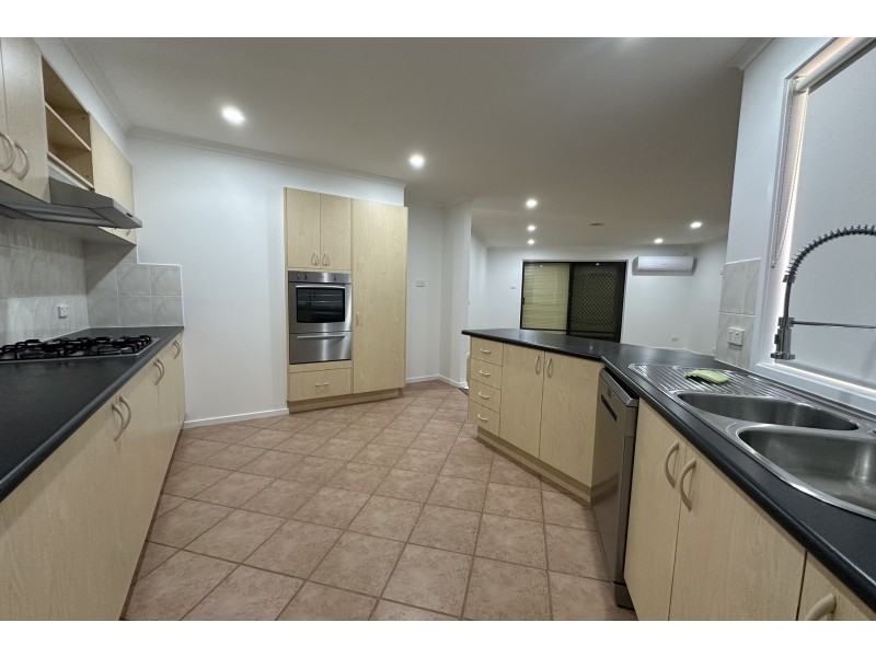 1 Butterwick Terrace, Cranbourne East VIC 3977