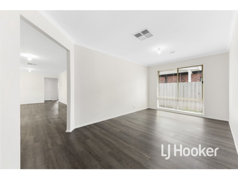 65 Greenwood Drive, Carrum Downs VIC 3201