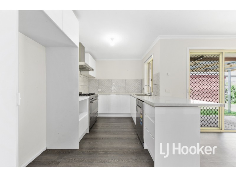 65 Greenwood Drive, Carrum Downs VIC 3201