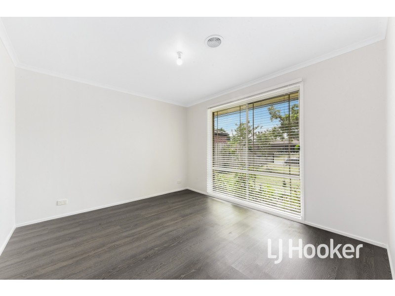 65 Greenwood Drive, Carrum Downs VIC 3201