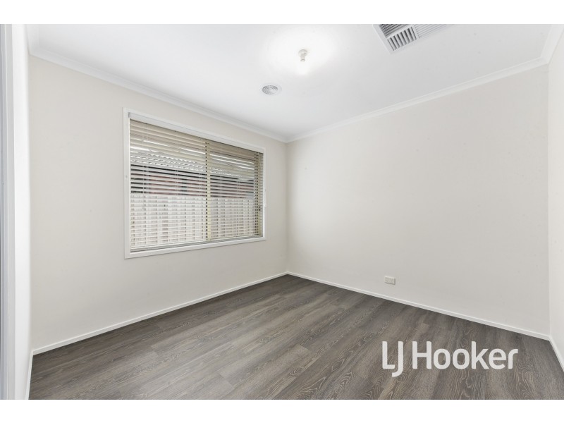 65 Greenwood Drive, Carrum Downs VIC 3201