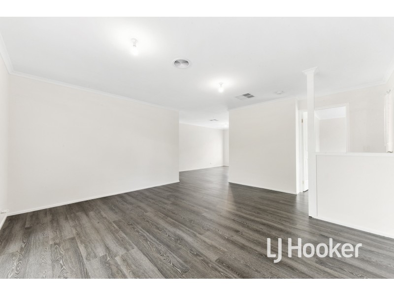 65 Greenwood Drive, Carrum Downs VIC 3201