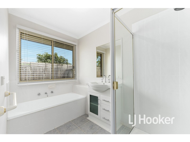 65 Greenwood Drive, Carrum Downs VIC 3201