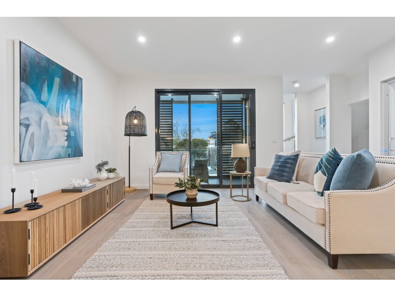 2/2 Montgomery Avenue, Mount Waverley VIC 3149