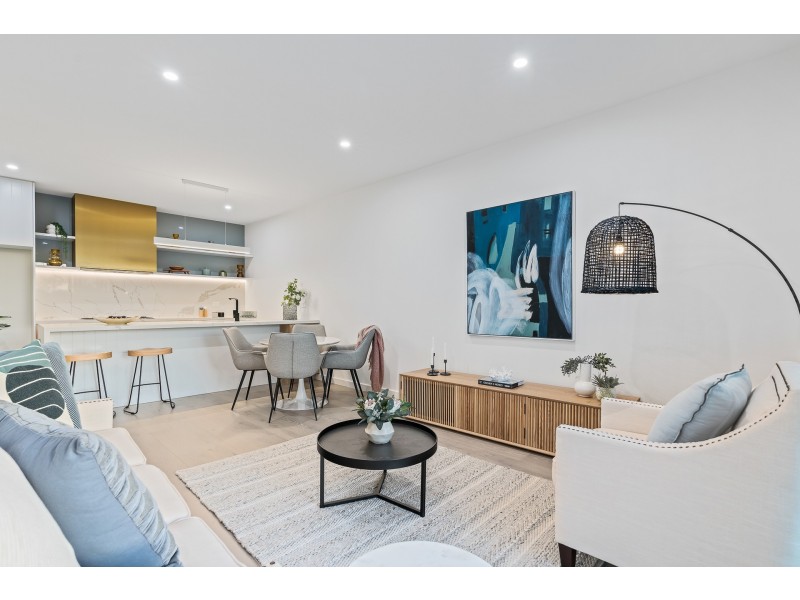 2/2 Montgomery Avenue, Mount Waverley VIC 3149