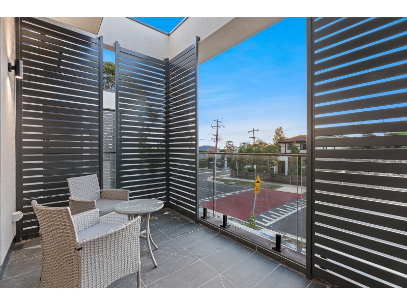 2/2 Montgomery Avenue, Mount Waverley VIC 3149