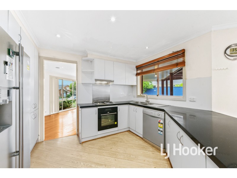 27 Verona Drive, Hampton Park VIC 3976