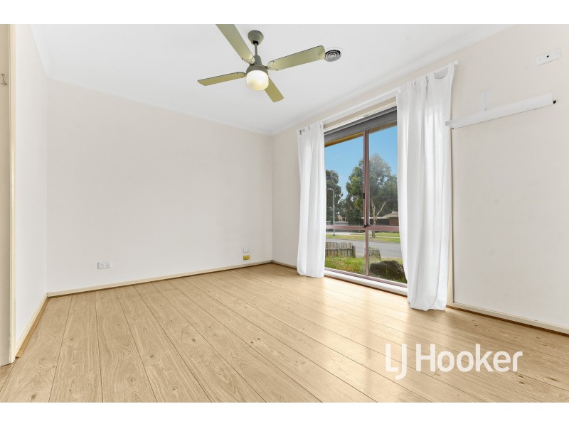 27 Verona Drive, Hampton Park VIC 3976