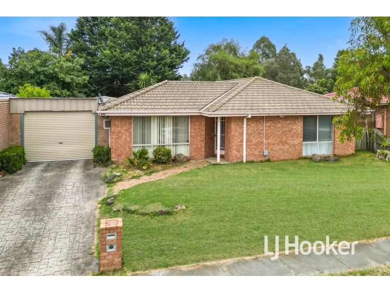 27 Verona Drive, Hampton Park VIC 3976