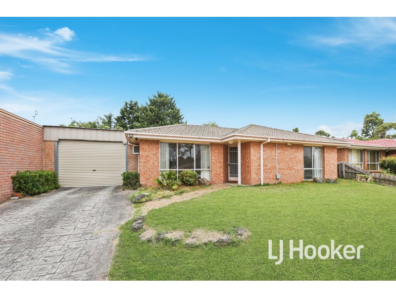 27 Verona Drive, Hampton Park VIC 3976