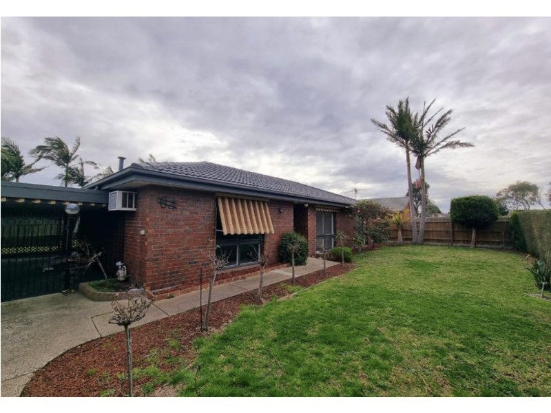 64 Millswyn Avenue, Hampton Park VIC 3976