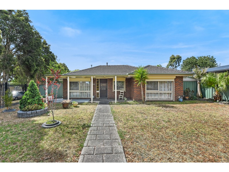 29 Endeavour Drive, Cranbourne North VIC 3977