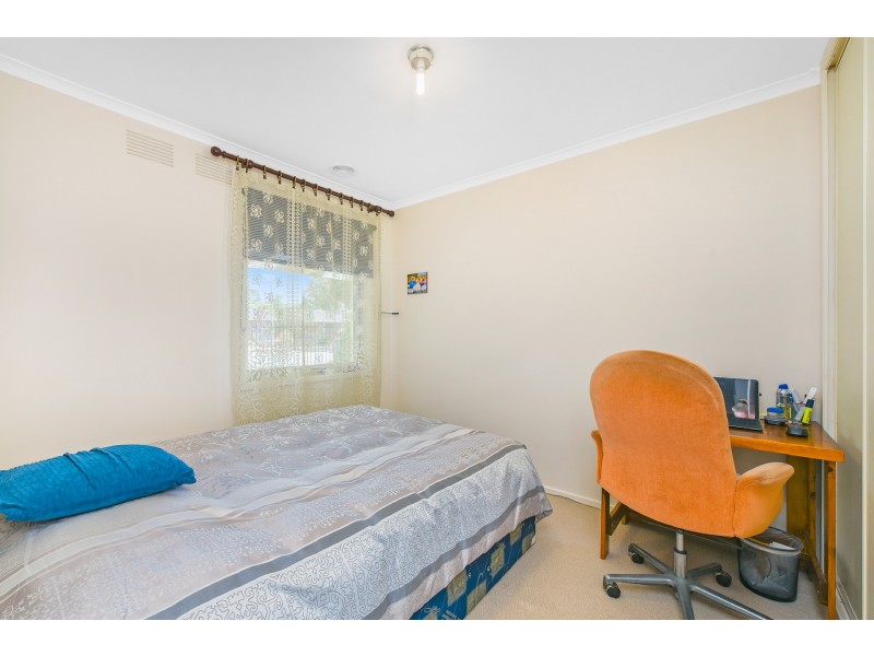 29 Endeavour Drive, Cranbourne North VIC 3977