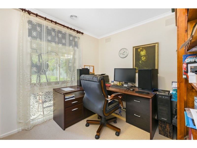 29 Endeavour Drive, Cranbourne North VIC 3977