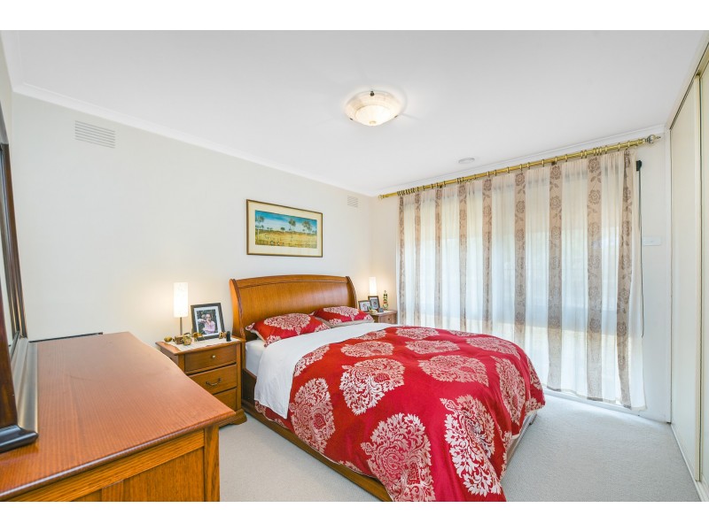 29 Endeavour Drive, Cranbourne North VIC 3977