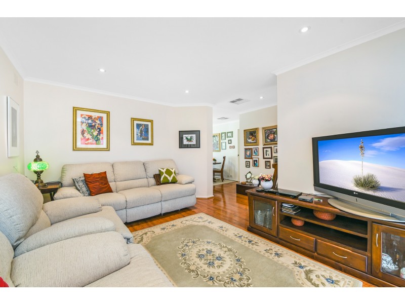 29 Endeavour Drive, Cranbourne North VIC 3977