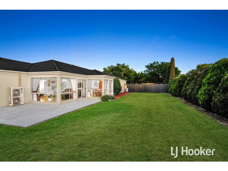 5 The Grove, Hampton Park VIC 3976