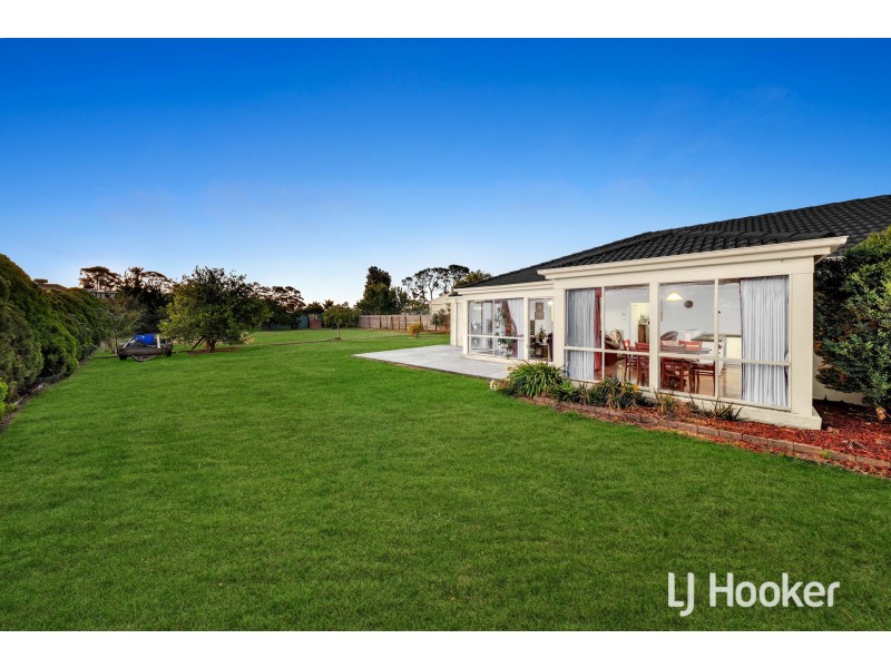 5 The Grove, Hampton Park VIC 3976