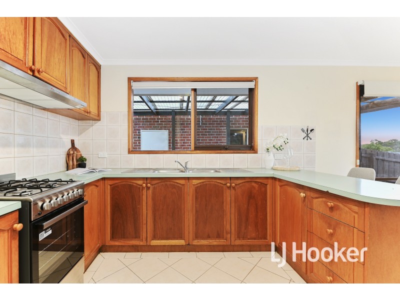 32 Warana Drive, Hampton Park VIC 3976