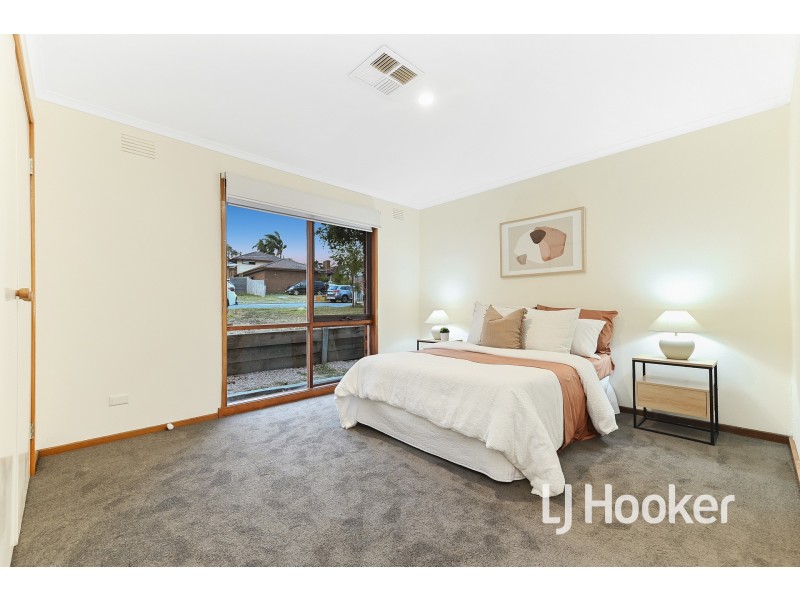 32 Warana Drive, Hampton Park VIC 3976