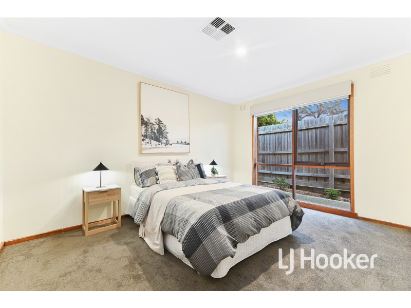 32 Warana Drive, Hampton Park VIC 3976