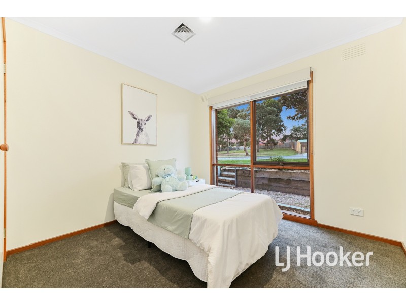 32 Warana Drive, Hampton Park VIC 3976