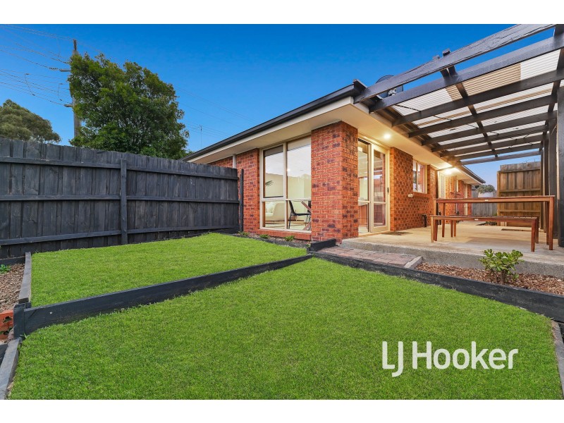 32 Warana Drive, Hampton Park VIC 3976
