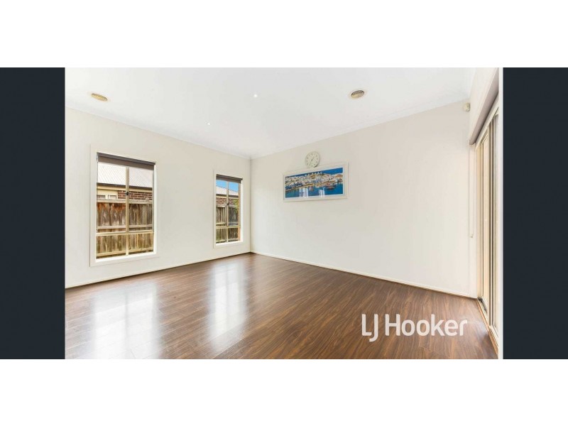 53 Valencia Circuit, Cranbourne VIC 3977