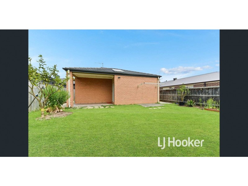 53 Valencia Circuit, Cranbourne VIC 3977