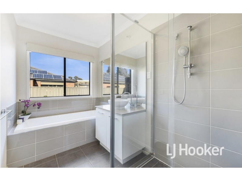 5 Carbine Way, Lyndhurst VIC 3975