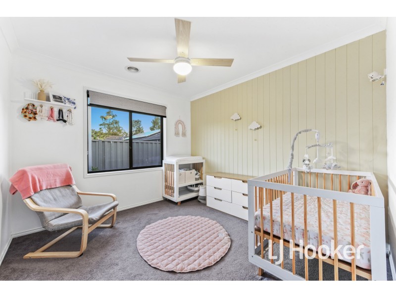 22 MacPherson Circuit, Cranbourne East VIC 3977