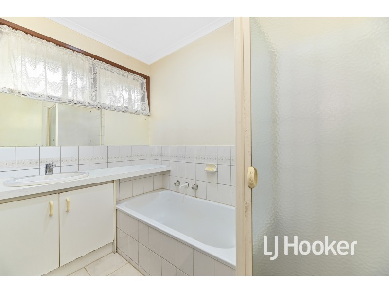 12 Pauline Court, Hampton Park VIC 3976