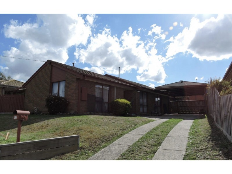 87 Warana Drive, Hampton Park VIC 3976